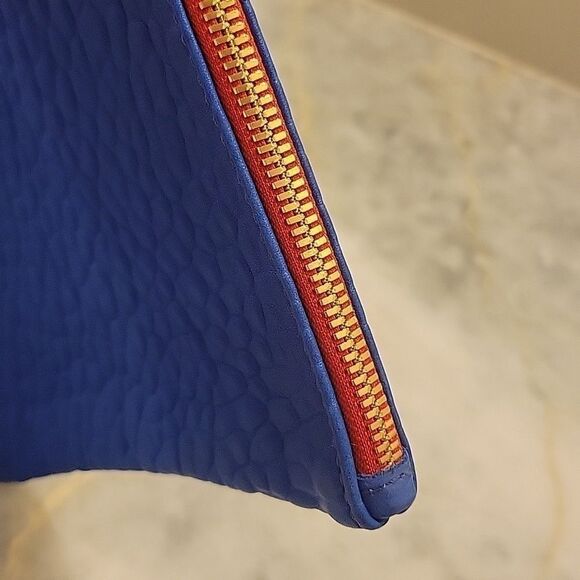 NWT Clare Clair V Vivier iPad Blue Leather Clutch Travel Cosmetic Indie Punk - Picture 3 of 6